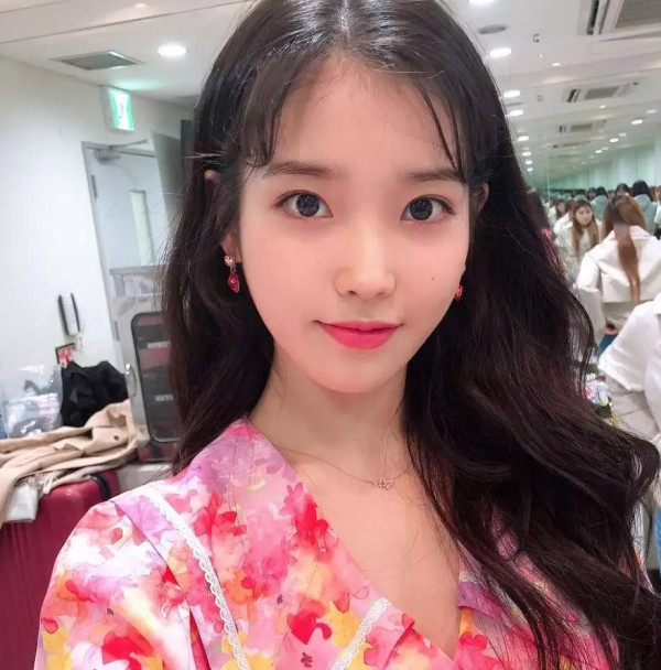 아이유가 올린 귀염뽀짝한 부모님 문답