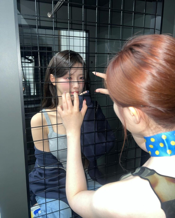 하늘색 끈비키니 민소매 아이들 우기 + 미연