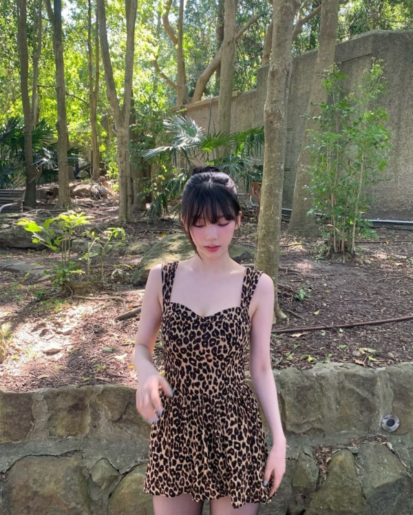 호피 원피스 입은 에스파 카리나