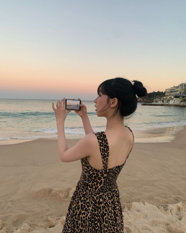 호피 원피스 입은 에스파 카리나