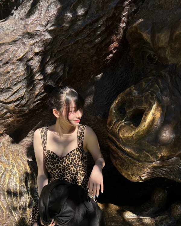 호피 원피스 입은 에스파 카리나