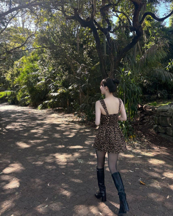 호피 원피스 입은 에스파 카리나