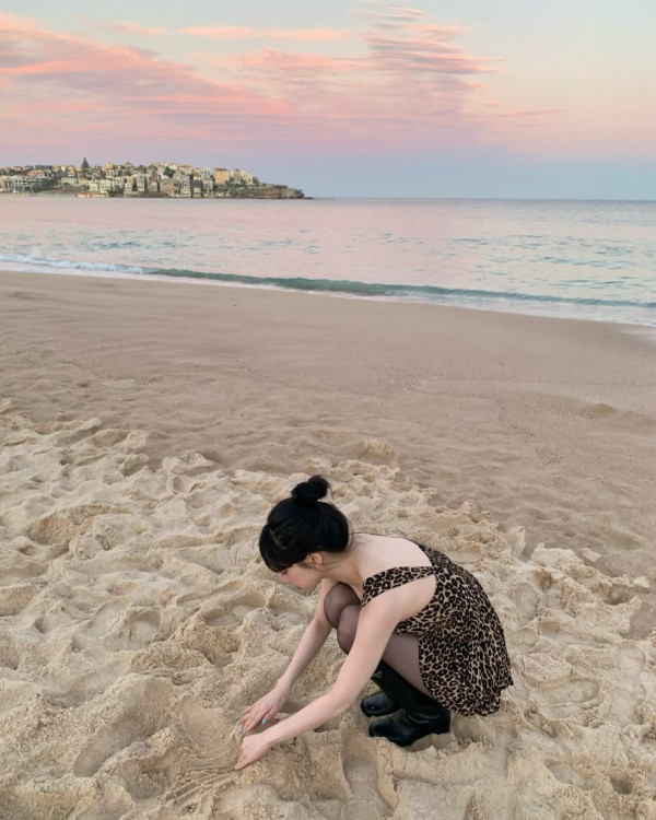 호피 원피스 입은 에스파 카리나