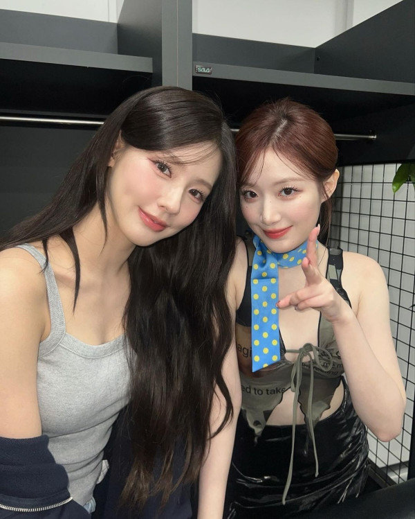 하늘색 끈비키니 민소매 아이들 우기 + 미연