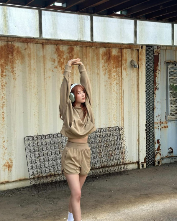 레드벨벳 슬기 언더아머 화보