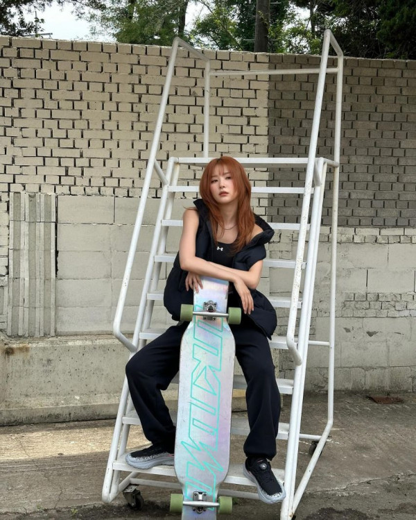 레드벨벳 슬기 언더아머 화보