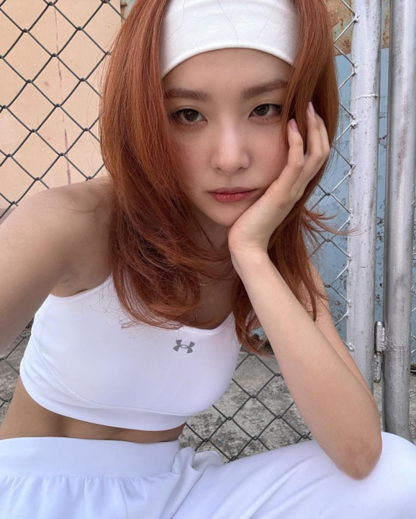레드벨벳 슬기 언더아머 화보