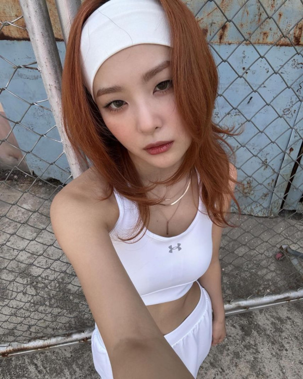 레드벨벳 슬기 언더아머 화보
