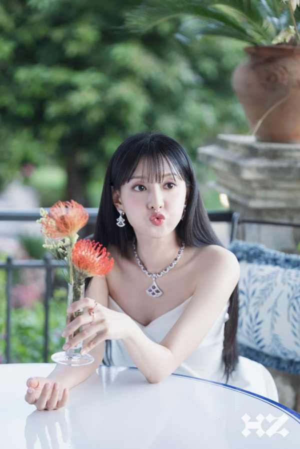 배우 김지원 노블레스 7월호 촬영 비하인드