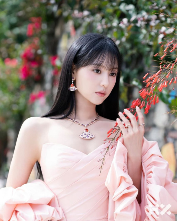 배우 김지원 노블레스 7월호 촬영 비하인드