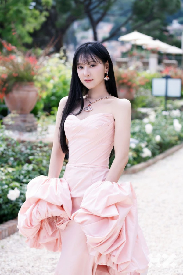 배우 김지원 노블레스 7월호 촬영 비하인드