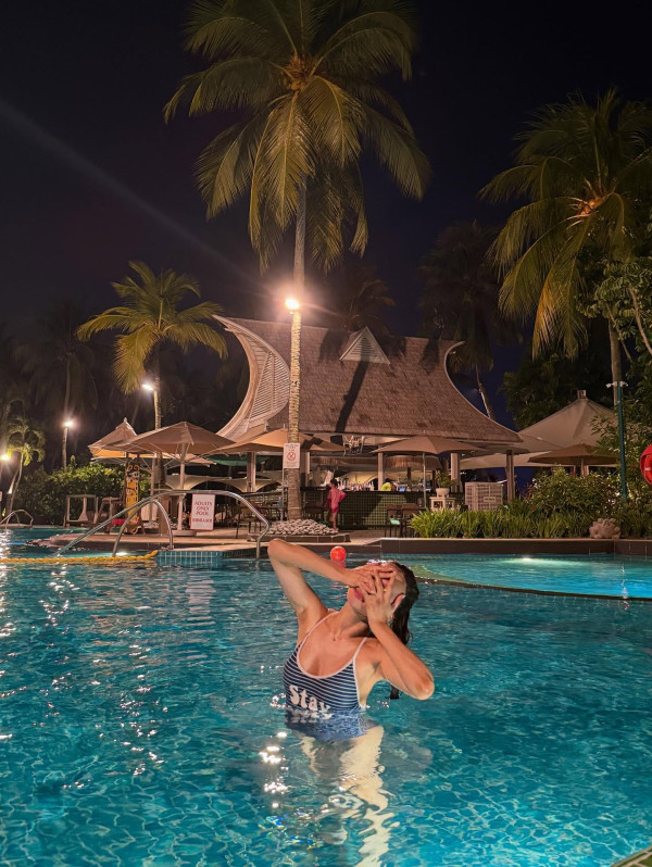 EXID 솔지,정화,혜린 하이레그 비키니