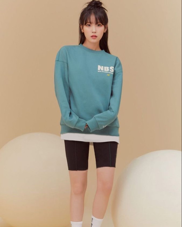아이유 뉴발란스 레깅스 화보