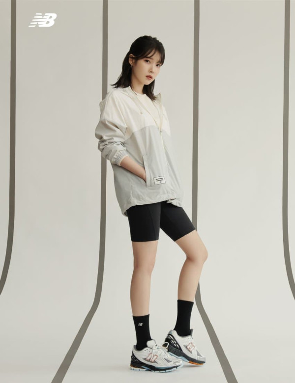 아이유 뉴발란스 레깅스 화보