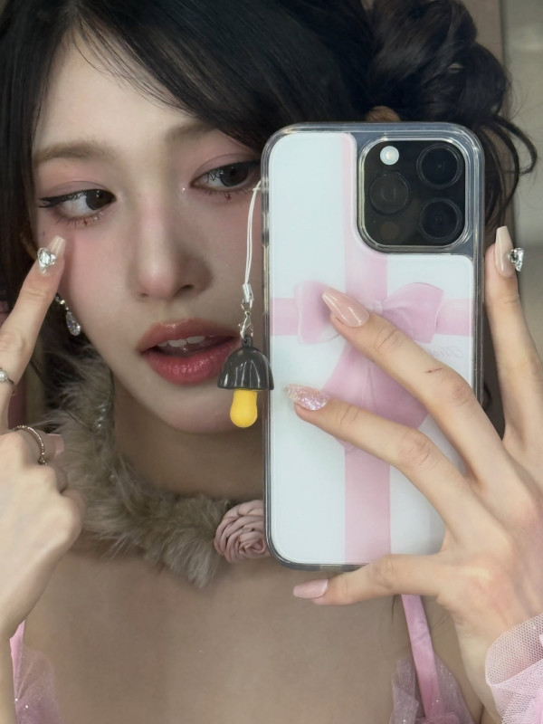 핑크 란제리룩 아이브 이서.JPG