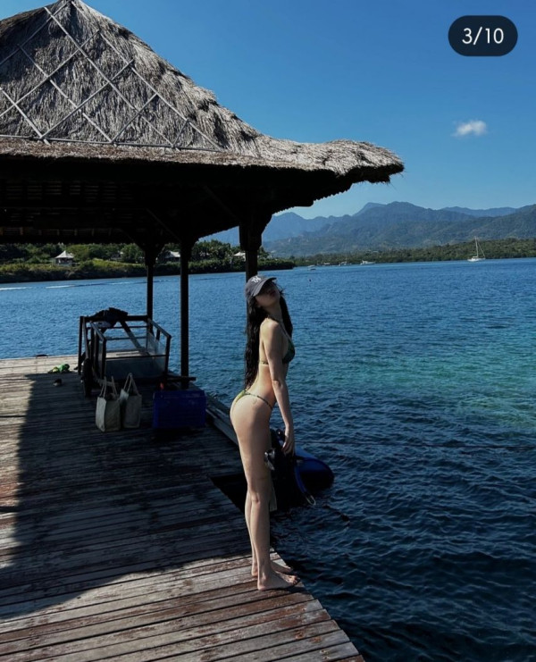 전 애프터 스쿨 나나 노브라 비키니 몸매