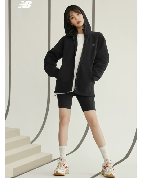 아이유 뉴발란스 레깅스 화보