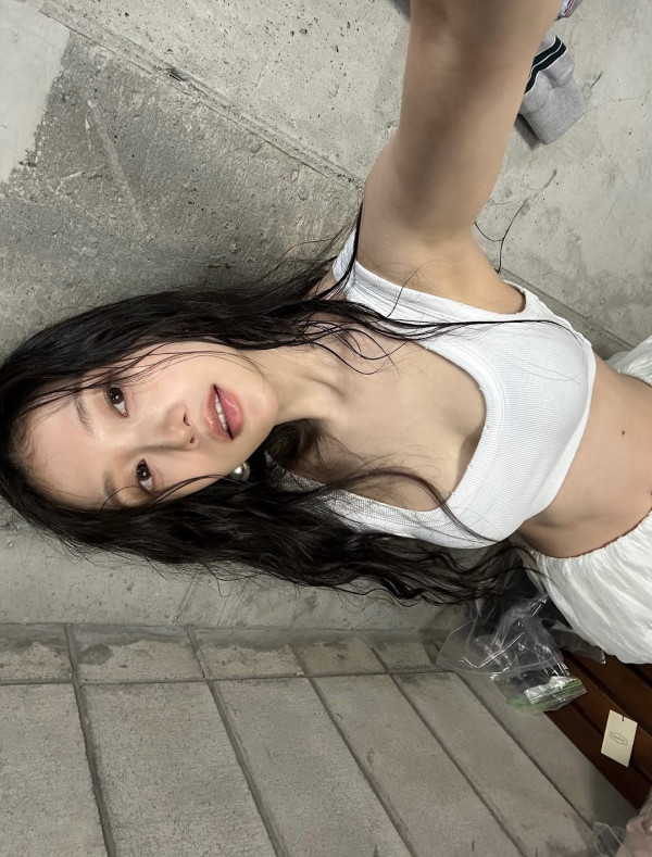 이서연 흰 골지나시