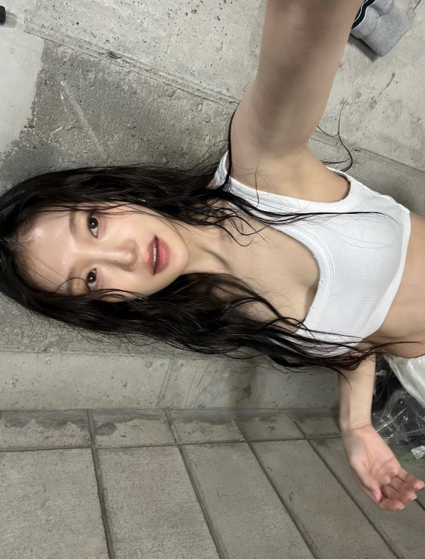 이서연 흰 골지나시