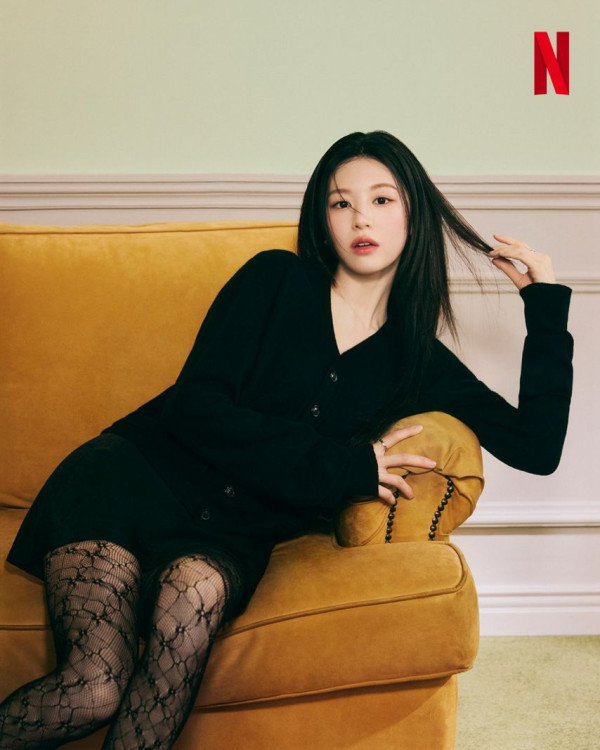 망사 스타킹 고윤정, 김선호 화보