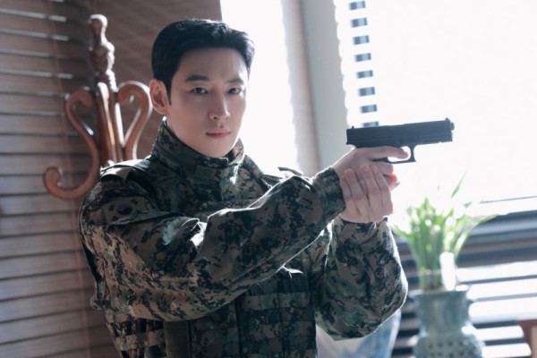 배우 이제훈 "5283 운행 종료합니다"