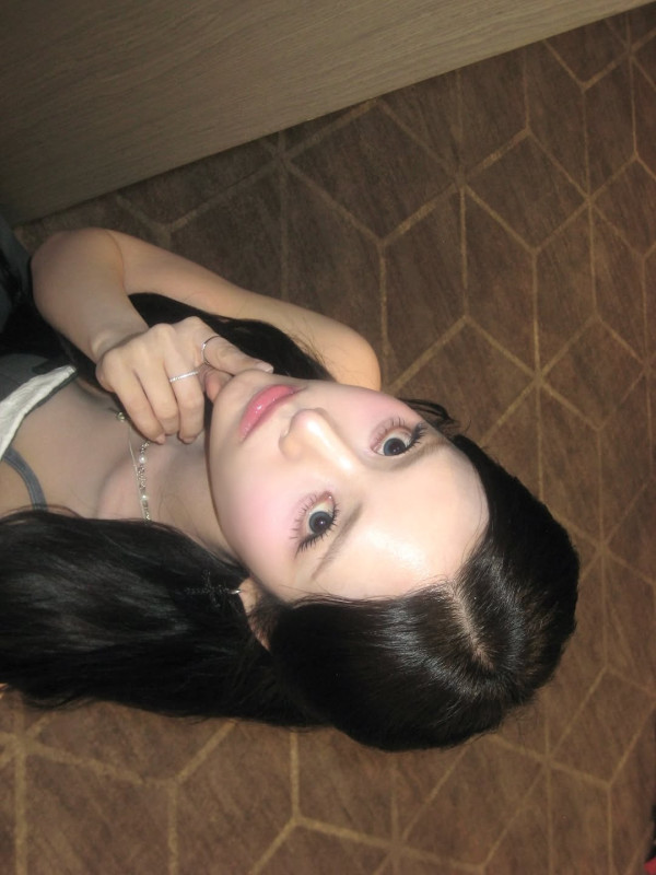 리본 달린 란제리룩 원피스 프로미스나인 박지원