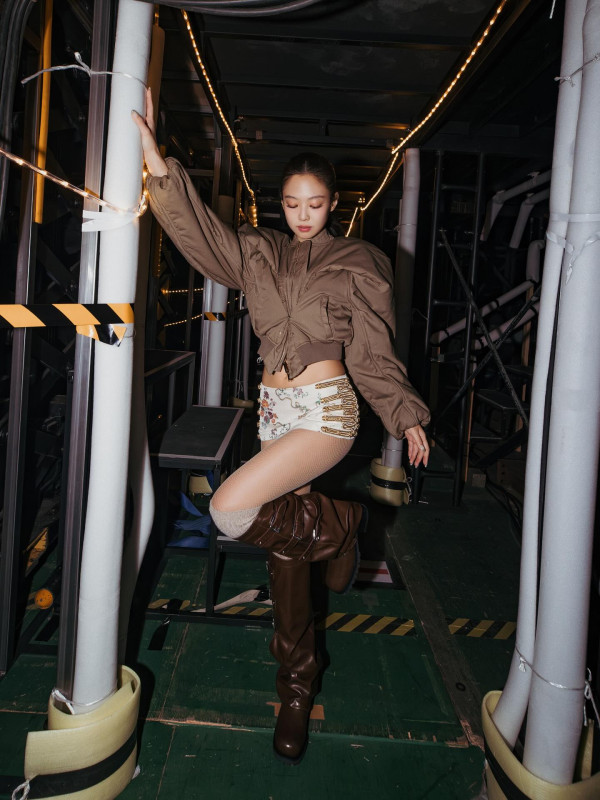 망사스타킹 블랙핑크 제니