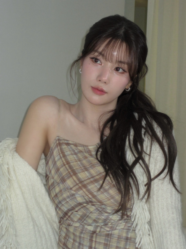 화이트 남방, 남다른 볼륨감 권은비