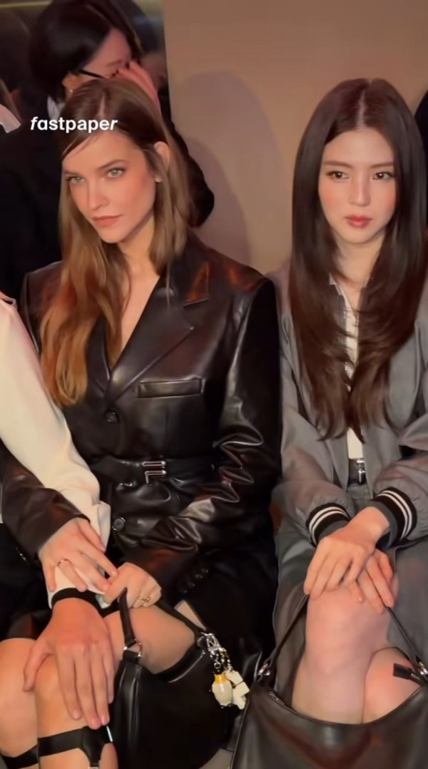 톱모델 바바라 팔빈 과 한소희 투샷