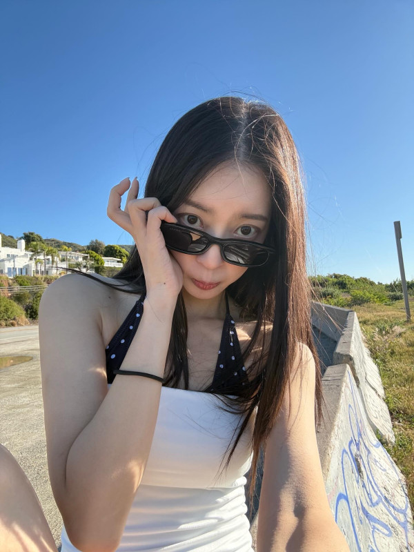 달샤벳 아영 끈비키니 몸매