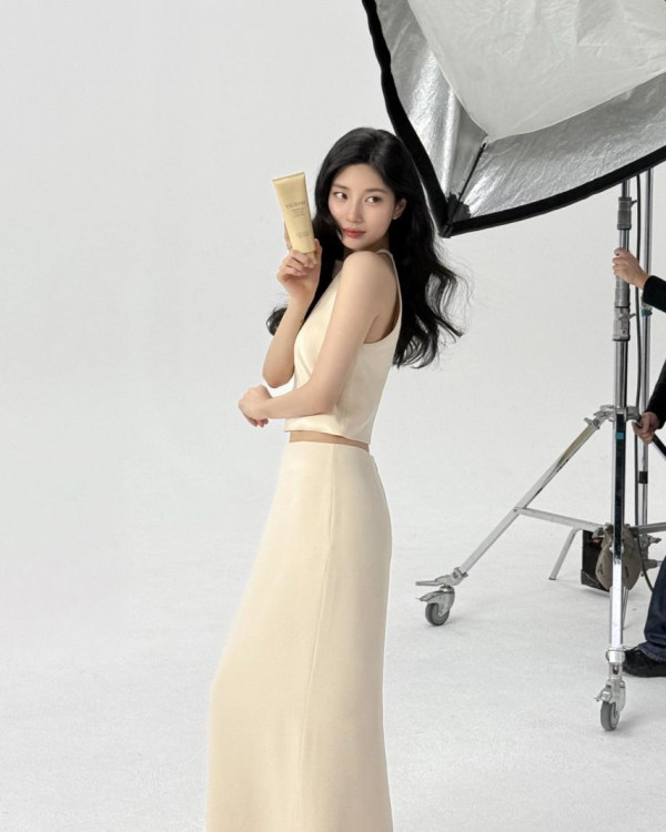 배우 수지 츠바키