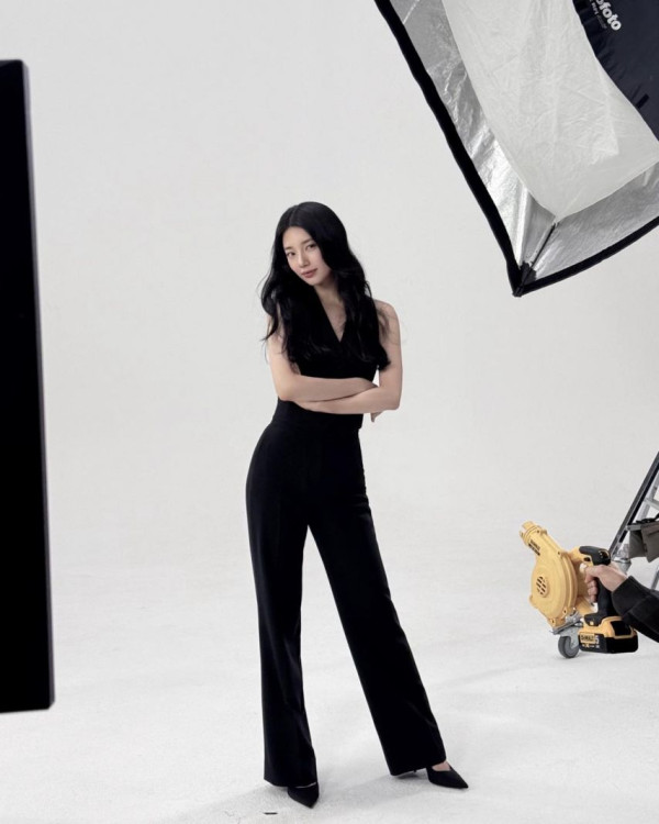 배우 수지 츠바키