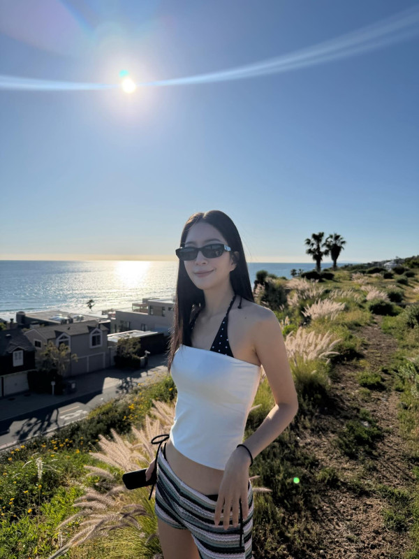 달샤벳 아영 끈비키니 몸매