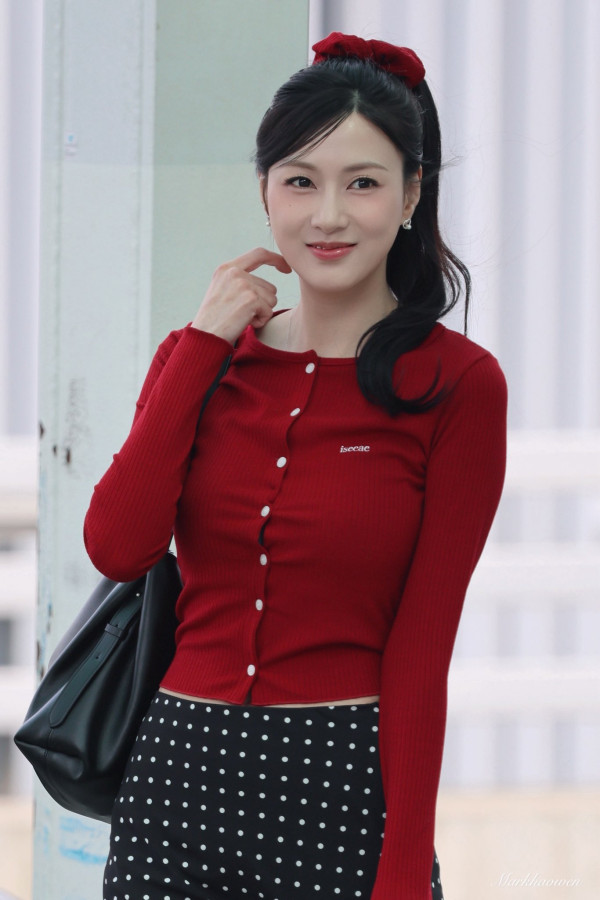 빨간 골지 니트 에이핑크 오하영