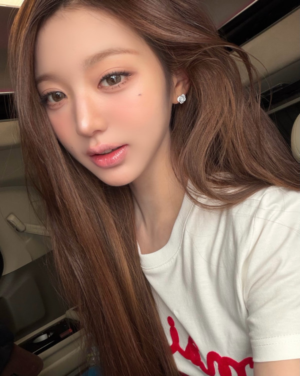 오운완 인증하는 장원영 검정 레깅스 뒤태