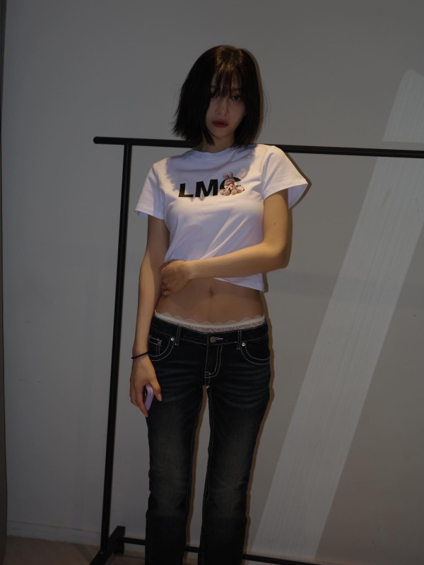 팬티 살짝 보이는 청바지 레드벨벳 조이