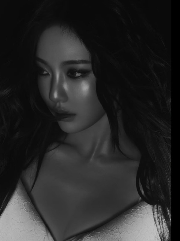 에스파 닝닝 카리나 윈터 모노키니 의상
