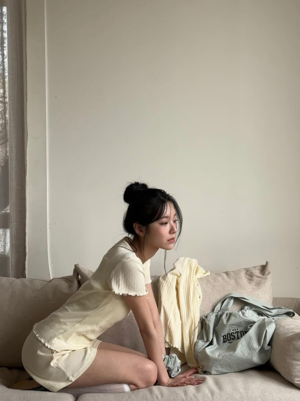 프로미스나인 똥머리 백지