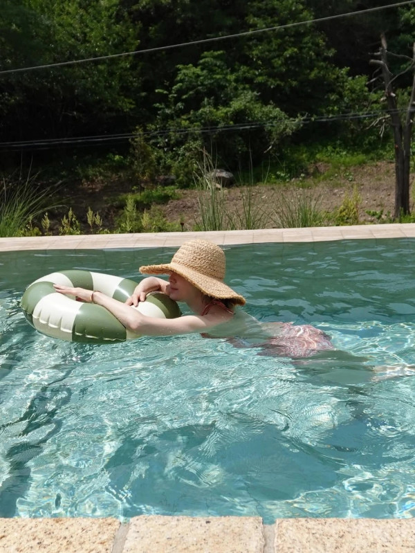 송혜교 수영복 입고 여름휴가