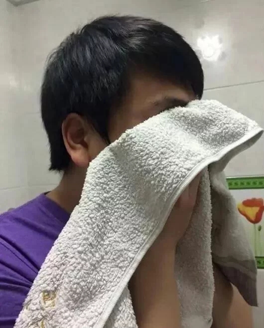 남자는 잘씻고 면도만 잘해도 동안됨ㅋㅋㅋㅋㅋ