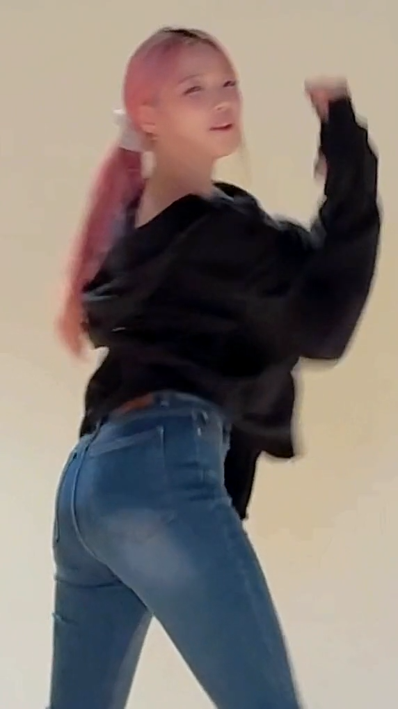 청바지 엉태 프로미스나인 백지헌