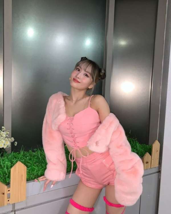 시원한 오프숄더 모모