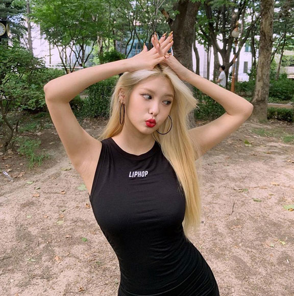 모모랜드 아인 비키니