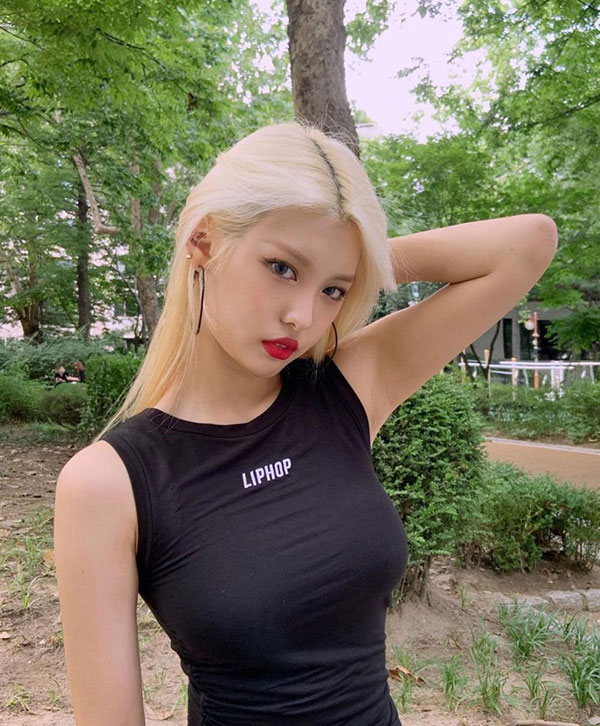 모모랜드 아인 비키니