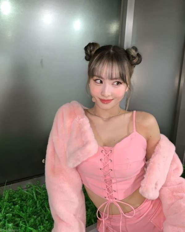 시원한 오프숄더 모모