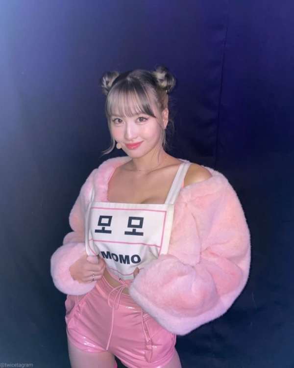 시원한 오프숄더 모모
