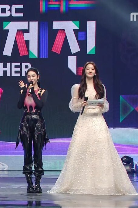 카리나 vs 윤아 투샷