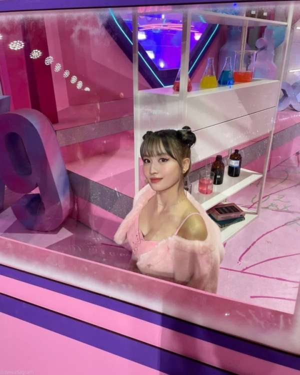 시원한 오프숄더 모모