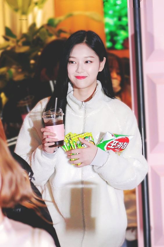 여친룩의 정석 이달의소녀 현진 사복패션