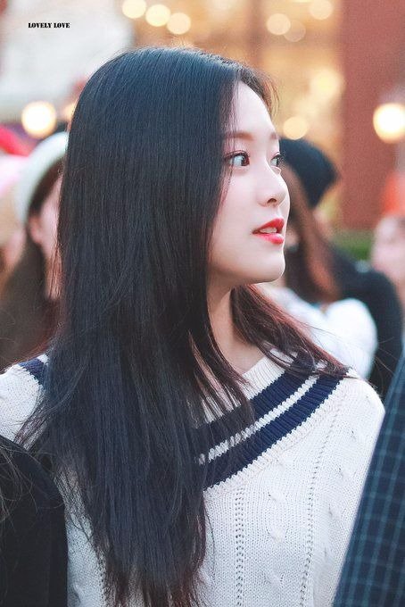 여친룩의 정석 이달의소녀 현진 사복패션